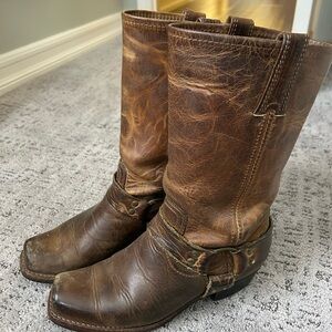 Women’s Frye Harness 12R Boots